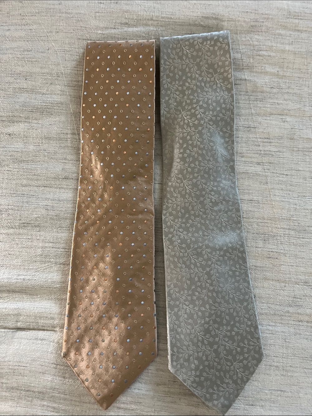 DKNY Donna Karan New York | Set of 2 Men's Neckties